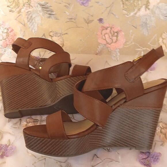 NEW. Marc Fisher Vegan Brown Wedge Sandals. Beachy. Coastal. Vegan. - Picture 6 of 11